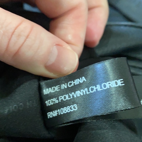 Kenneth Cole Reaction Crossbody Bag - Picture 11 of 12